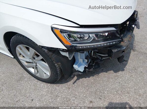 1VWBA7A39JC027797 2018 VOLKSWAGEN PASSAT White 