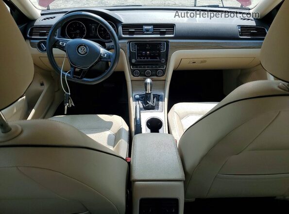 1VWBA7A3XJC019448 2018 VOLKSWAGEN PASSAT Красный Вид панели приборов