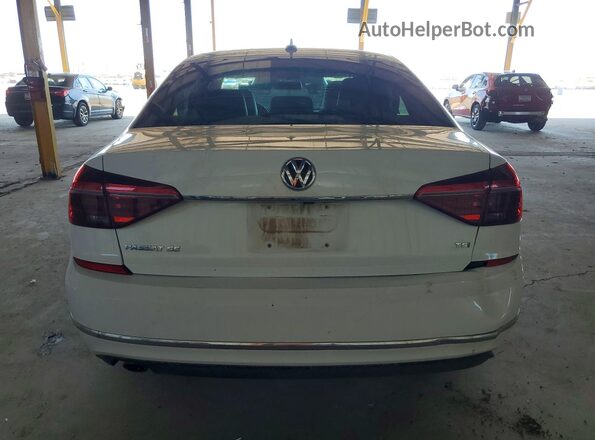 1VWBA7A3XJC021331 2018 VOLKSWAGEN PASSAT White Вид ззаду