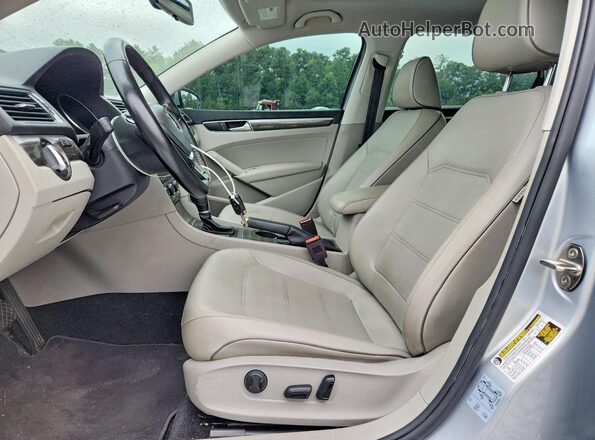 1VWBA7A3XJC039327 2018 VOLKSWAGEN PASSAT Silver Սալոնի դիմացի տեսք