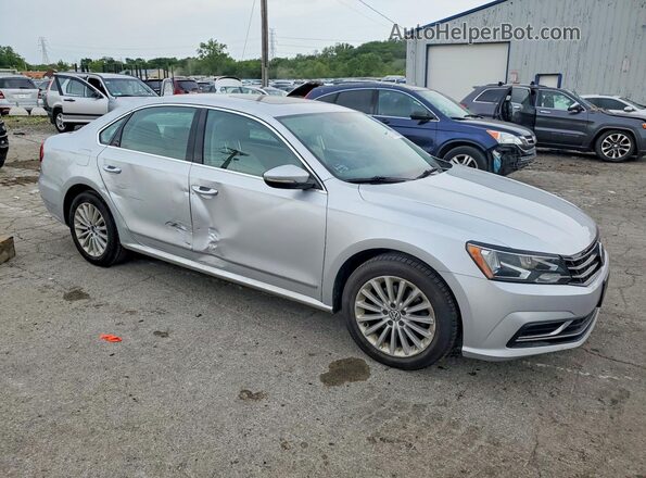 1VWBS7A34GC032010 2016 VOLKSWAGEN PASSAT Silver Передня права чверть
