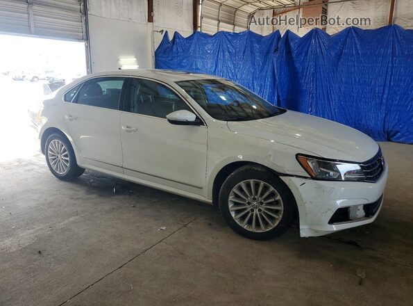 1VWBT7A30HC012075 2017 VOLKSWAGEN PASSAT White Przód prawy