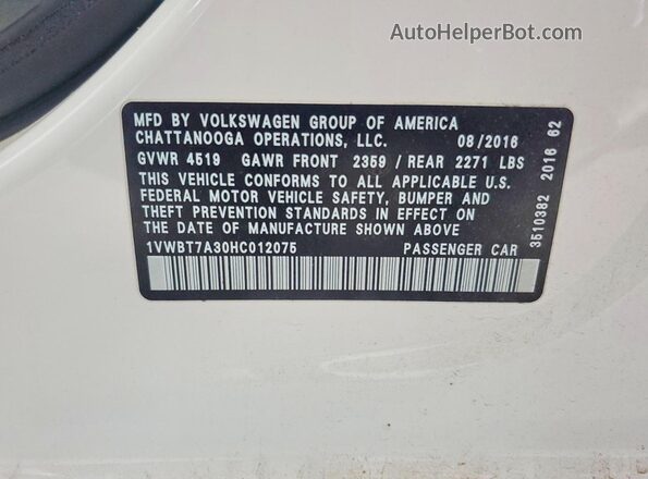 1VWBT7A30HC012075 2017 VOLKSWAGEN PASSAT White Widok komory silnika