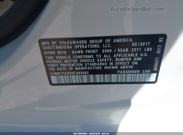 1VWBT7A32HC063982 2017 VOLKSWAGEN PASSAT White Vista del compartimento del motor