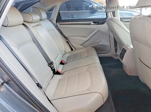 1VWBT7A33GC045277 2016 VOLKSWAGEN PASSAT Silver Вид задніх сидінь