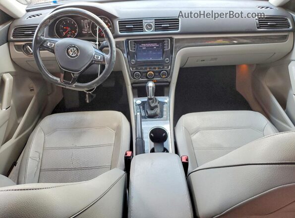 1VWBT7A33GC045277 2016 VOLKSWAGEN PASSAT Silver Вид панелі приладів
