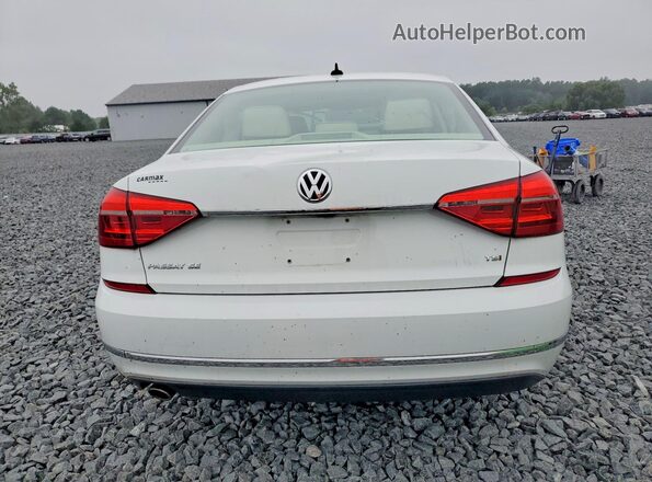 1VWBT7A33GC061334 2016 VOLKSWAGEN PASSAT White უკანა ხედი