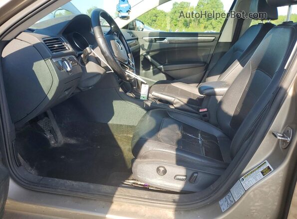 1VWBT7A35GC015357 2016 VOLKSWAGEN PASSAT Бежевый Вид салона спереди