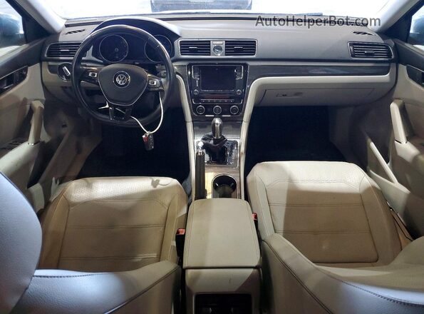 1VWBT7A35HC007776 2017 VOLKSWAGEN PASSAT Silver Vista del salpicadero