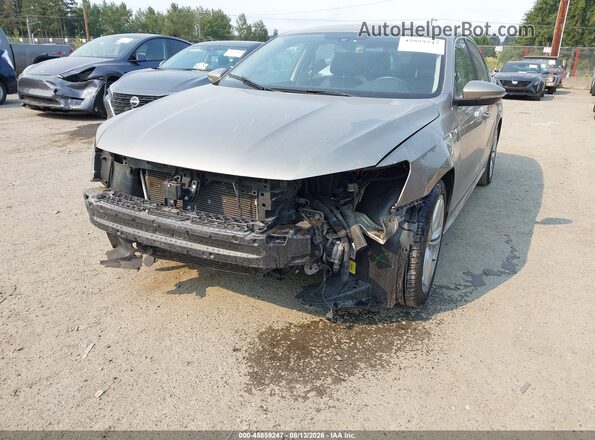 1VWBT7A36GC030952 2016 VOLKSWAGEN PASSAT Gold Widok z przodu