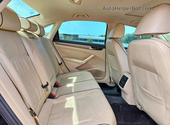 1VWBT7A36HC026563 2017 VOLKSWAGEN PASSAT Черный Вид задних сидений