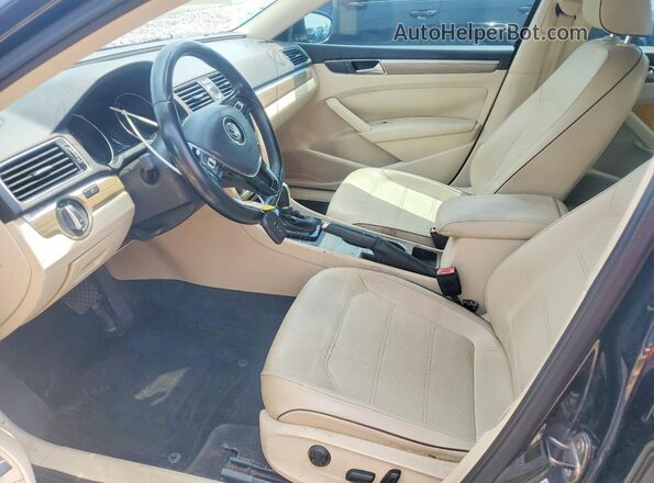 1VWBT7A36HC026563 2017 VOLKSWAGEN PASSAT Черный Вид салона спереди