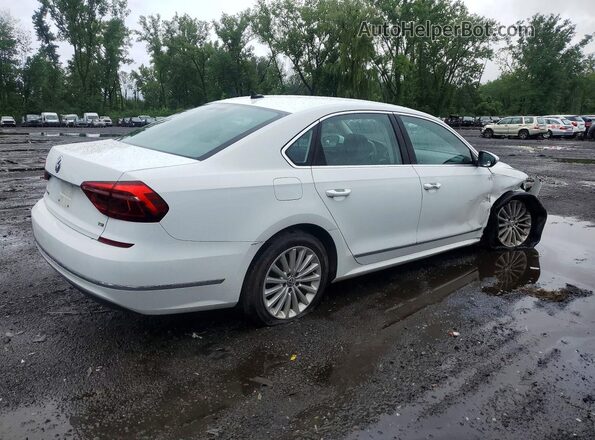 1VWBT7A37HC037166 2017 VOLKSWAGEN PASSAT White Задня права чверть