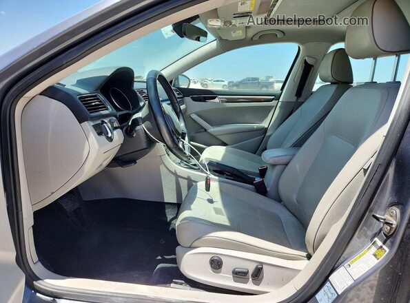 1VWBT7A39GC040519 2016 VOLKSWAGEN PASSAT Gray Front interior view