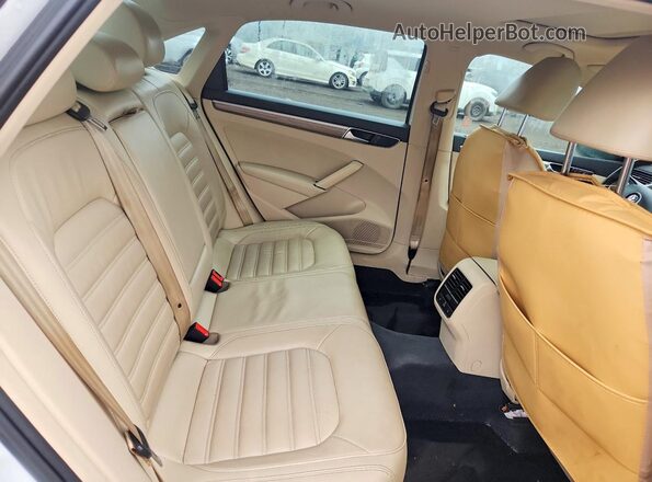 1VWCS7A38GC034606 2016 VOLKSWAGEN PASSAT White Vista de los asientos traseros