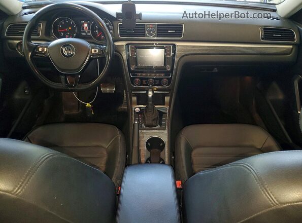 1VWCT7A30HC080316 2017 VOLKSWAGEN PASSAT Blue Vista del salpicadero