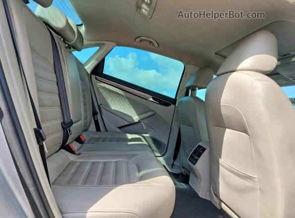 1VWCT7A35HC062166 2017 VOLKSWAGEN PASSAT White Вид задніх сидінь