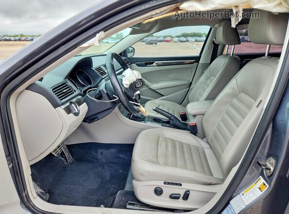 1VWCT7A36GC046458 2016 VOLKSWAGEN PASSAT Gray Вид салону спереду