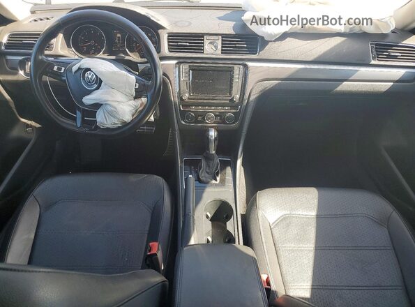 1VWDT7A30HC063438 2017 VOLKSWAGEN PASSAT Gray Вид панелі приладів
