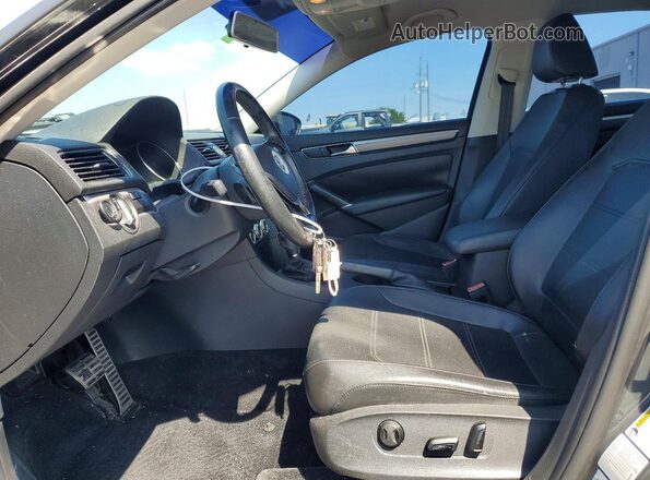 1VWDT7A31HC062640 2017 VOLKSWAGEN PASSAT Gray Սալոնի դիմացի տեսք