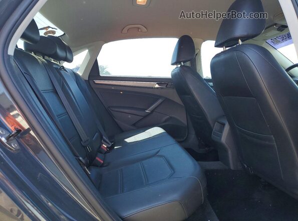 1VWDT7A31HC062640 2017 VOLKSWAGEN PASSAT Gray Հետևի նստատեղերի տեսք