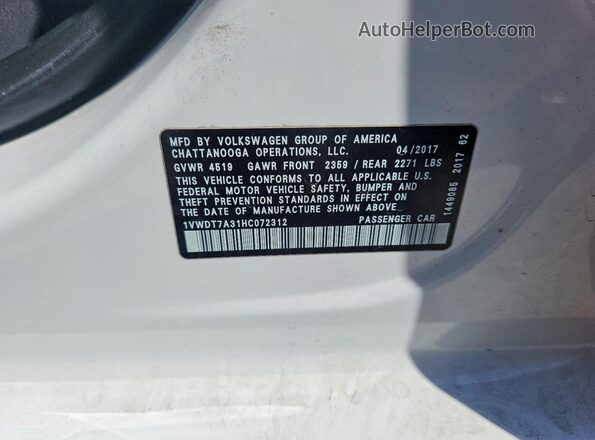 1VWDT7A31HC072312 2017 VOLKSWAGEN PASSAT White Vista del compartimento del motor