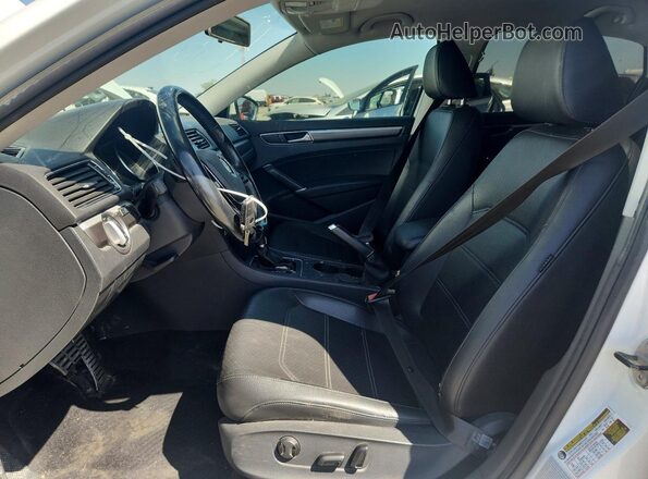 1VWDT7A31HC072312 2017 VOLKSWAGEN PASSAT White Vista interior delantera