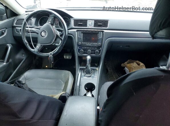 1VWDT7A32HC010806 2017 VOLKSWAGEN PASSAT Blue Dashboard view