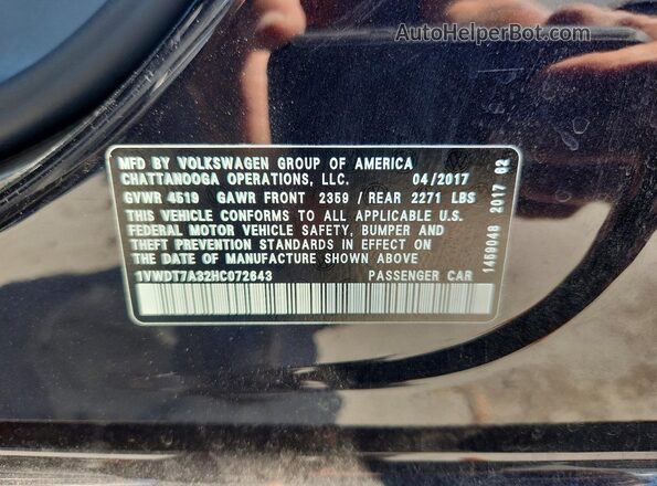 1VWDT7A32HC072643 2017 VOLKSWAGEN PASSAT Black 