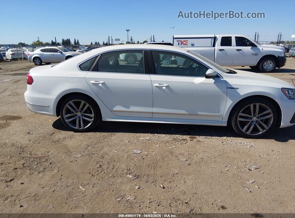 1VWDT7A33HC056824 2017 VOLKSWAGEN PASSAT White უკანა სალონის ხედი