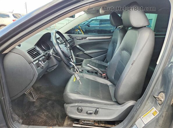 1VWDT7A33HC075227 2017 VOLKSWAGEN PASSAT Серый Вид салона спереди