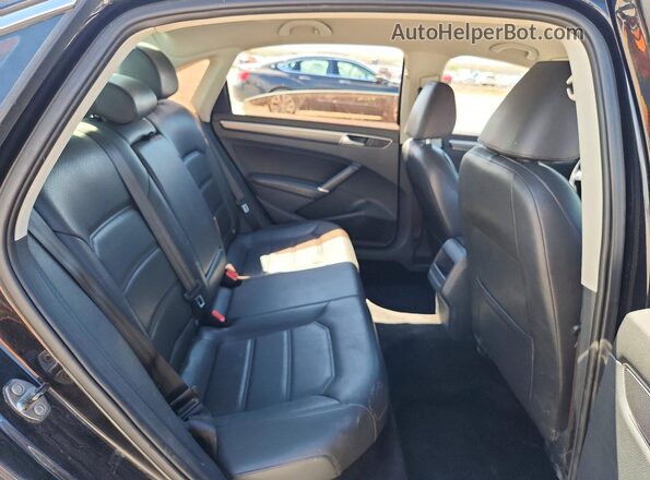 1VWDT7A36HC032338 2017 VOLKSWAGEN PASSAT Black Vista de los asientos traseros