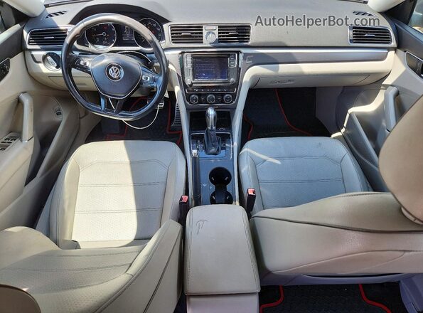 1VWDT7A36HC044148 2017 VOLKSWAGEN PASSAT Silver Vista del salpicadero