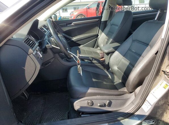 1VWDT7A36HC068756 2017 VOLKSWAGEN PASSAT Gray Vista interior delantera