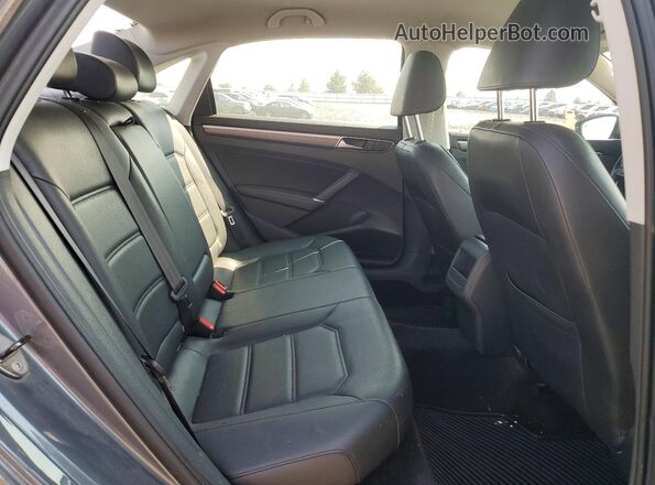 1VWDT7A36HC068756 2017 VOLKSWAGEN PASSAT Gray Vista de los asientos traseros