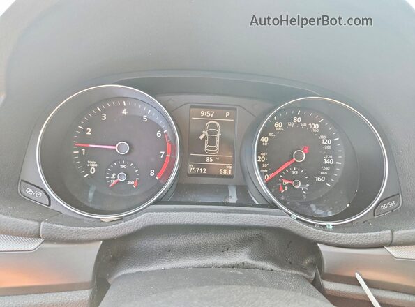1VWDT7A37HC085002 2017 VOLKSWAGEN PASSAT Серый Вид щитка приборов