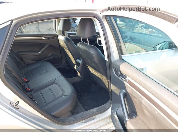 1VWDT7A3XHC063432 2017 VOLKSWAGEN PASSAT Silver Вид наклейки з VIN-кодом