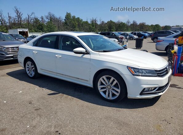 1VWGT7A35HC050312 2017 VOLKSWAGEN PASSAT White Przód prawy