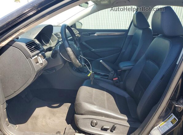 1VWHM7A34HC064395 2017 VOLKSWAGEN PASSAT Black Widok wnętrza z przodu