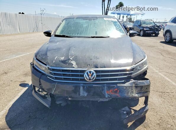 1VWHM7A34HC064395 2017 VOLKSWAGEN PASSAT Black Widok z przodu