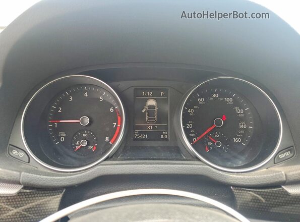 1VWJM7A34JC035115 2018 VOLKSWAGEN PASSAT White ხელსაწყოთა პანელის ხედი