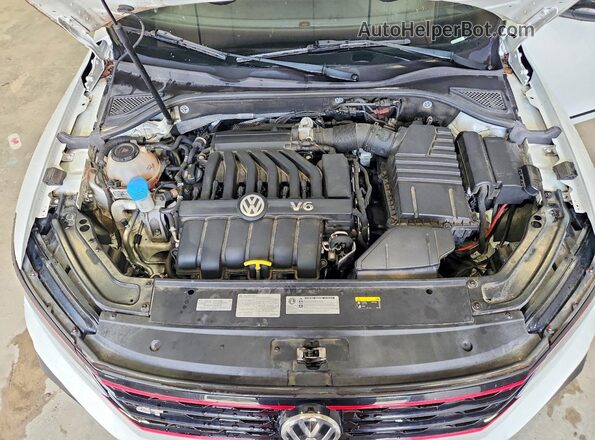 1VWJM7A3XJC038648 2018 VOLKSWAGEN PASSAT White Вид задньої частини салону