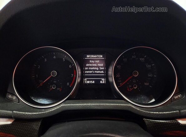 1VWJM7A3XJC038648 2018 VOLKSWAGEN PASSAT White Вид щитка приладів