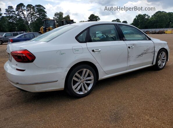 1VWLA7A32KC008076 2019 VOLKSWAGEN PASSAT White Trasero derecho