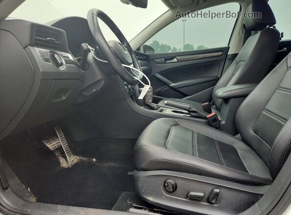 1VWMA7A35LC027758 2020 VOLKSWAGEN PASSAT White Vista interior delantera