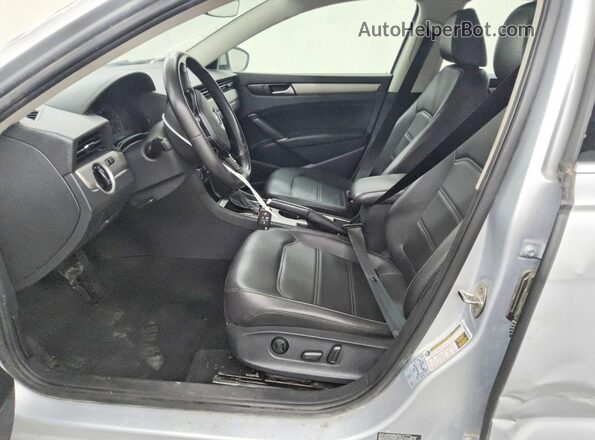 1VWSA7A33MC008280 2021 VOLKSWAGEN PASSAT Silver Vista interior delantera