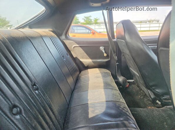 1Y17H4W119003 1974 CHEVROLET NOVA Двухцветный Вид задних сидений