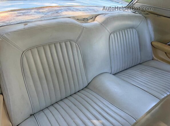 1Y71Z139615 1961 FORD T-BIRD Двухцветный Вид салона спереди