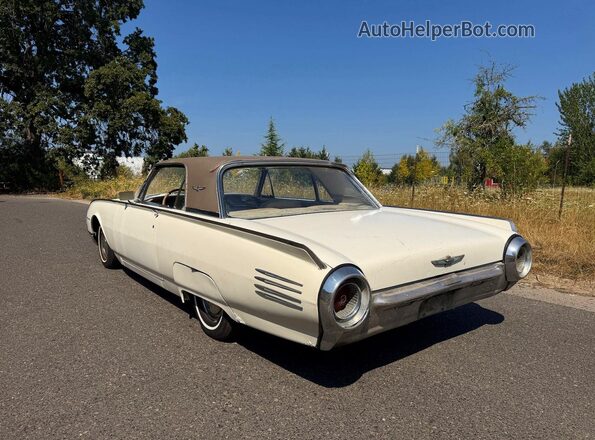 1Y71Z139615 1961 FORD T-BIRD Двухцветный Передняя правая четверть