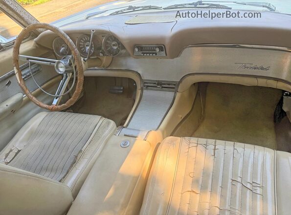 1Y71Z139615 1961 FORD T-BIRD Двухцветный Вид задних сидений
